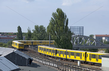 U-Bahnzuege am Gleisdreieck