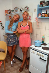 Zwillinge  Studentinnen Nathalie und Isabel Dziobek
