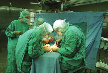 Operation an der Hand in der Virchow-Klinik  Berlin