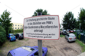 Schild auf Parkplatz in Berlin-Karlshorst