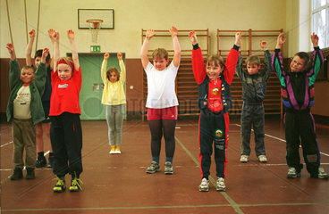 Kinder beim Schulsport  Brandenburg
