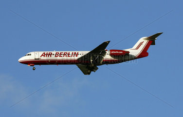 Hannover  Maschine der Fluggesellschaft Air Berlin in der Luft