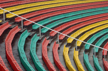 Leere Sitzreihen im Cantian-Stadion  Berlin