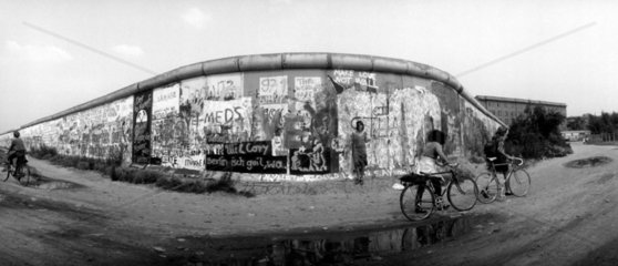 Berliner Mauer in Kreuzberg  Berlin 1989
