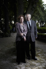 Berlin  Deutschland  Journalistin Beate Klarsfeld mit ihrem Ehemann Serge Klarsfeld