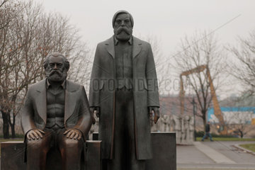 Berlin  Deutschland  Marx-Engels-Denkmal
