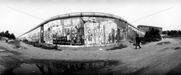 Berliner Mauer in Kreuzberg  Berlin 1989