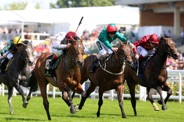 Royal Ascot  The Wow Signal (left) with Frankie Dettori up wins the Coventry Stakes