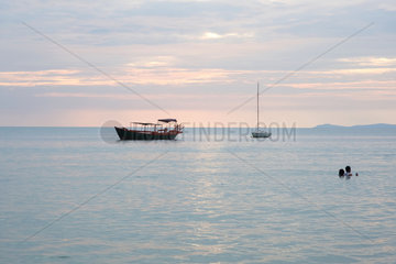 Sihanoukville  Kambodscha  Boote auf dem Meer