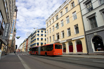 Norwegen  Strassenszene an einem Sonntagmorgen im Zentrum Oslos