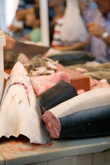 Spanien  Szene auf einem Fischmarkt in Sanlucar de Barrameda