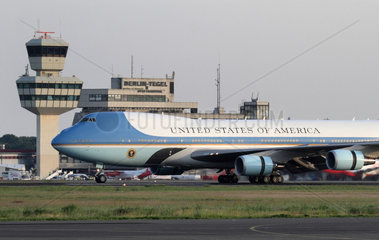 Berlin  Deutschland  Ankunft der Air Force One am Flughafen Tegel  Staatsbesuch des US-Praesidenten Barack Obama in Berlin