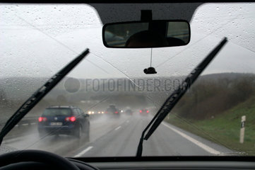 Heidelberg  Deutschland  schlechte Sicht wegen Regen auf der Autobahn