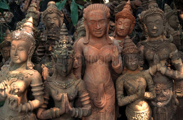 Buddhafiguren auf einem Markt in Chiang Mai (Thailand)