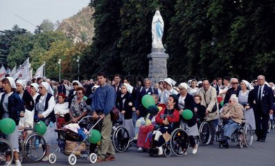 Lourdes  Frankreich  Prozession im Wallfahrtsort