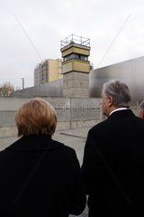 Berlin  Deutschland  Gedenkveranstaltung 25 Jahre Mauerfall an der Gedenkstaette Berliner Mauer