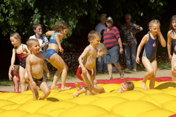 Kinder-Spass im Sommer auf der Kieler Woche