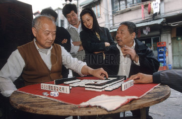 Mahjonggspieler in der Altstadt von Shanghai