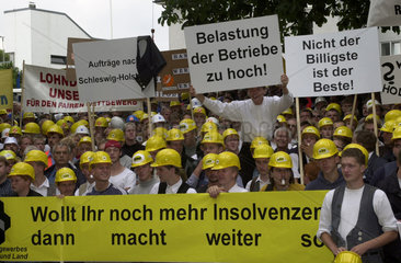 Kiel  Demonstration von Bauarbeitern