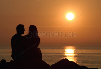 Heidkate  Verliebtes Paar in der Abendsonne