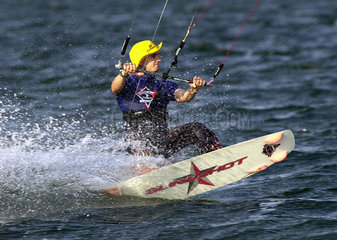 Orth  Kite-Surfer auf Fehmarn in der Ostsee