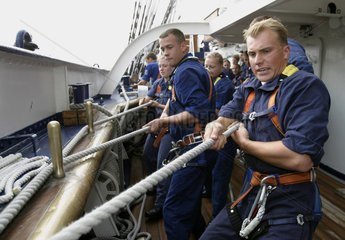 Kiel  Ausbildung bei der Marine auf der Gorch Fock