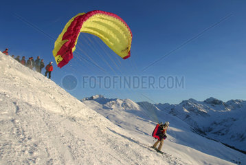 Davos  Ski-Paraglider