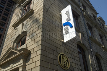 Karlsruhe - Bankgebaeude der BB Bank mit Firmenschild an der Fassade