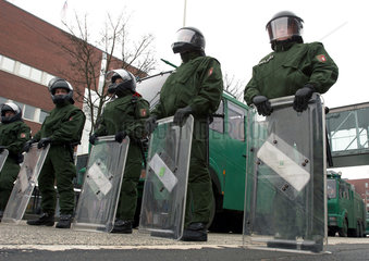 Polizei-Einsatz bei Neonazi-Demo in Kiel