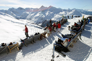 Davos  Party und Wintersport