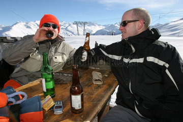 Davos  Einkehr auf einer Huette in den Alpen