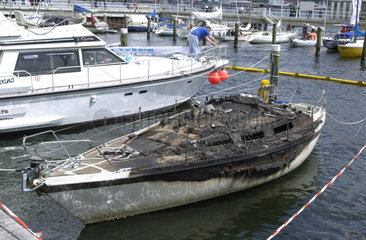 Kiel  Brandschaden auf Segelyacht