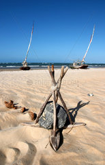 Ein traditioneller Anker mit Fischerbooten in Brasilien
