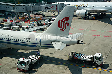 Singapur  Republik Singapur  A320 Passagierflugzeug der Air China auf dem Flughafen Changi