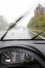 Schlechte Sicht-Gefahr auf der Autobahn