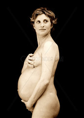 Hamburg  Portrait einer schwangeren Frau