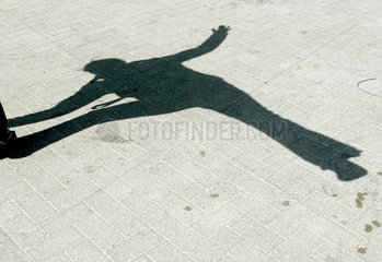 Berlin  Schatten eines Menschen
