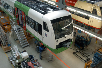 Triebwagenfertigung bei der Stadler GmbH  Tochterunternehmen der Stadler Rail Group  Schweiz