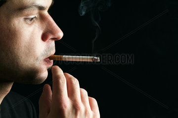 Rauchender Mann
