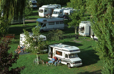 Wohnmobile auf dem Campingplatz