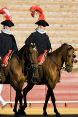 Sevilla  Spanien  die Alguacilillos reiten in die Stierkampfarena