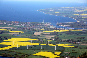 Luebeck-Travemuende  Luftbild von Raps und Windkraft an der Ostsee