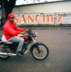 Motorradfahrer in Puerto Plata
