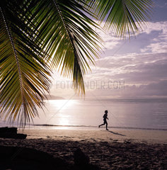 Jogger am Strand  Dominikanische Republik