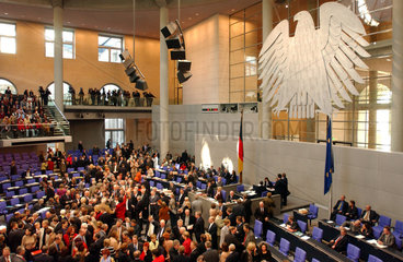 Abstimmung ueber Hartz-Empfelungen im Bundestag