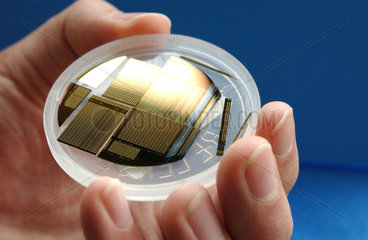 2-Zoll-Wafer  Vorstufe zum optoelektronischen Chip