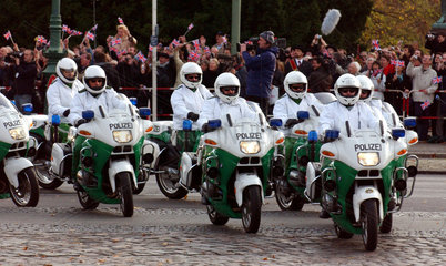Berlin  Motorradstaffel der Polizei bei Staatsbesuch