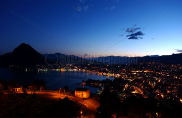 Schweiz  Tessin  Lugano am Abend