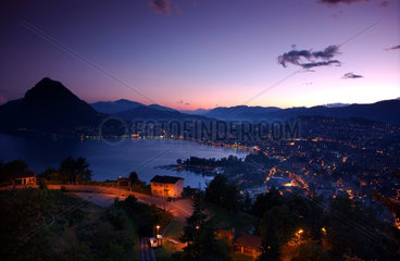 Schweiz  Tessin  Lugano am Abend