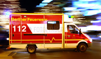 Berlin  Rettungswagen der Feuerwehr